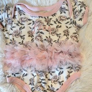3/$10 ❤️ Baby Girl Love Floral Ruffle Onesie NWOT